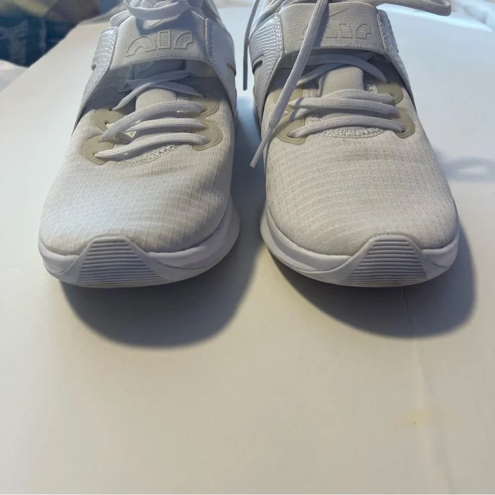 Nike AirMax Bella TR White Womens - Picture 8 of 9